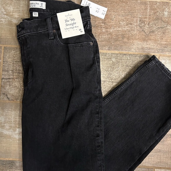 NEW Abercrombie & Fitch Black Curve Love Ultra High Rise 90s Straight Jean - Picture 4 of 6